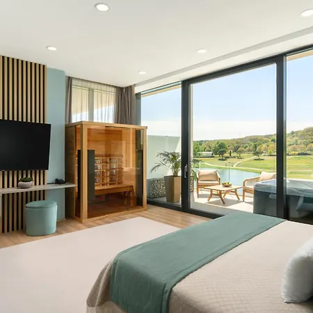 Evergreen Health Longevity Hotel