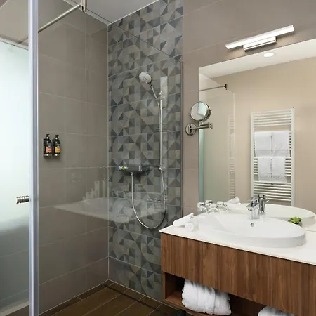 Evergreen Health Longevity Hotel 5*